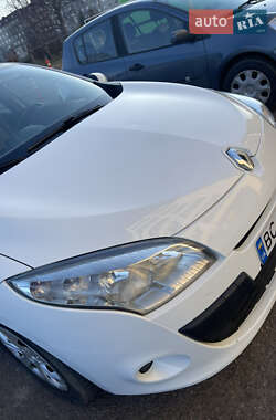 Хэтчбек Renault Megane 2011 в 