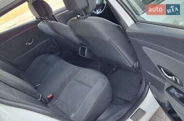 Хэтчбек Renault Megane 2012 в 
