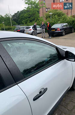 Хетчбек Renault Megane 2011 в 