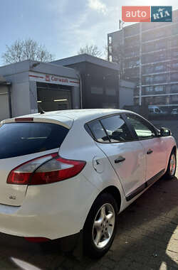 Хетчбек Renault Megane 2011 в 