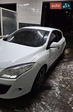 Хэтчбек Renault Megane 2011 в 