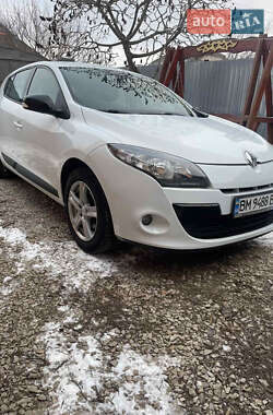 Хэтчбек Renault Megane 2011 в 