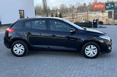 Хэтчбек Renault Megane 2012 в 