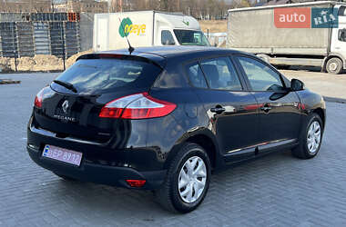 Хэтчбек Renault Megane 2012 в 