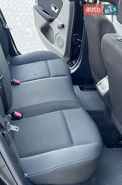 Хэтчбек Renault Megane 2012 в 