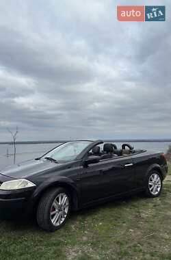 Кабриолет Renault Megane 2005 в 