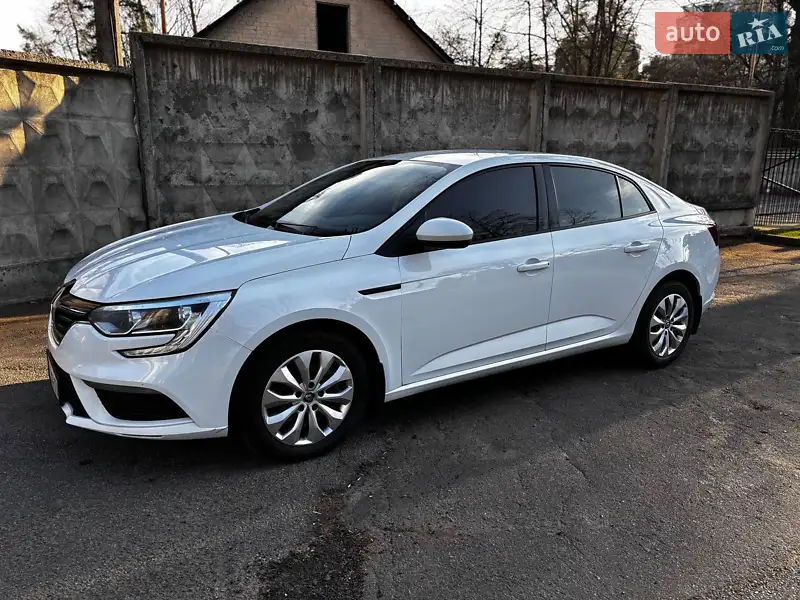 Седан Renault Megane 2018 в 