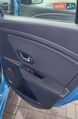 Хэтчбек Renault Megane 2014 в 