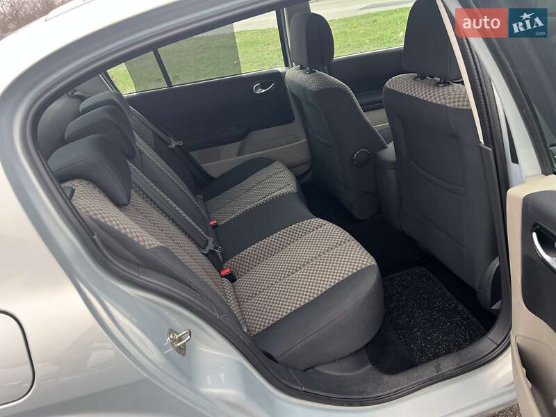 Седан Renault Megane 2003 в Лозовой