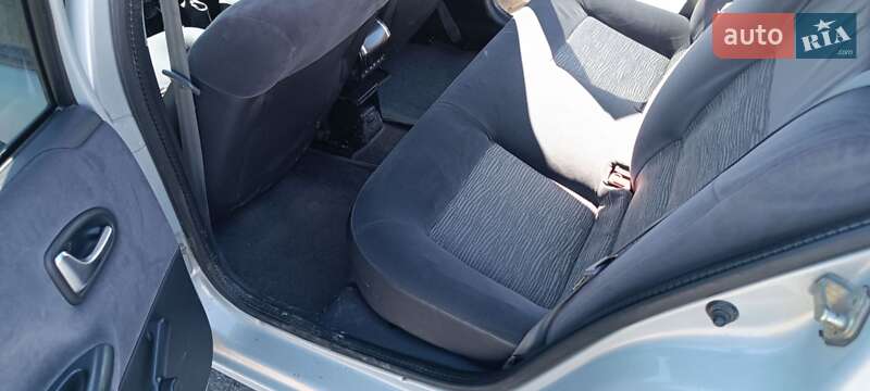 Седан Renault Megane 2003 в Нововолинську