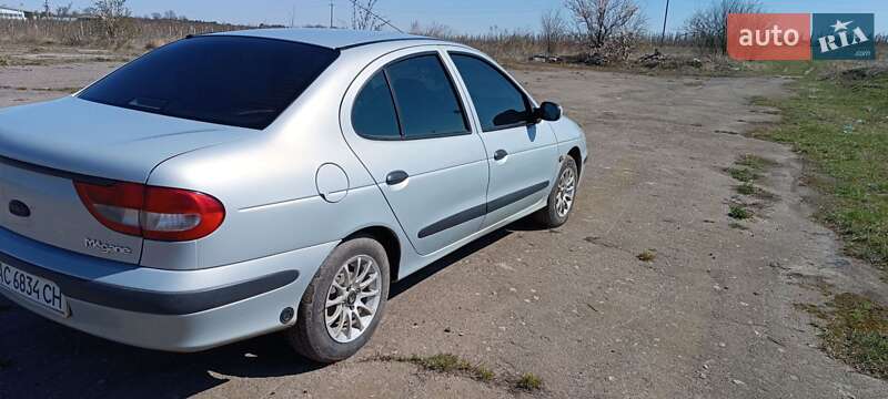 Седан Renault Megane 2003 в Нововолинську