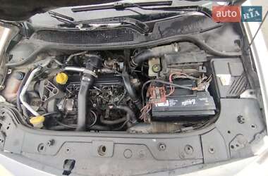 Хэтчбек Renault Megane 2004 в 