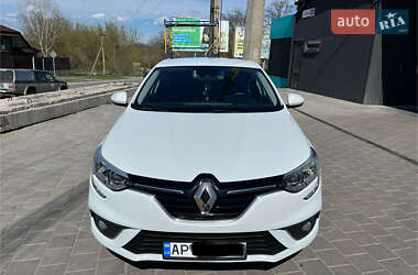 Хэтчбек Renault Megane 2016 в 