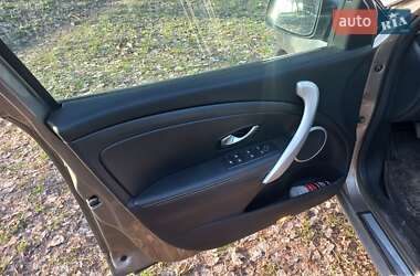 Хэтчбек Renault Megane 2010 в 