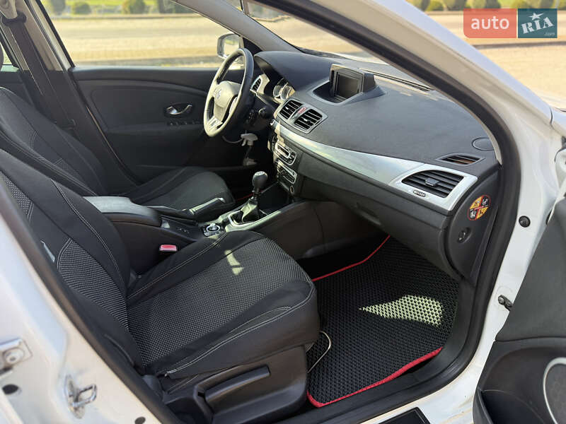 Універсал Renault Megane 2011 в Дніпрі фото 15 Універсал Renault Megane 2011 в Дніпрі