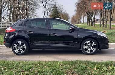 Хэтчбек Renault Megane 2011 в 