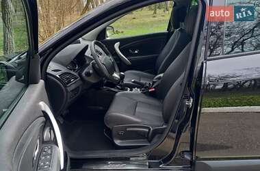 Хэтчбек Renault Megane 2011 в 