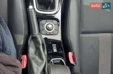 Хэтчбек Renault Megane 2011 в 