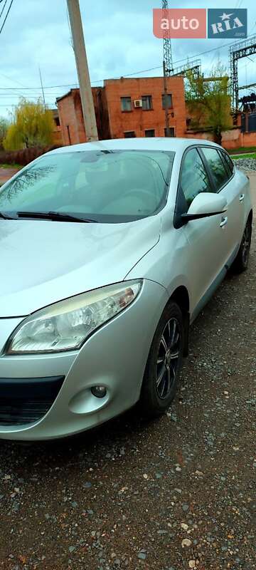 Универсал Renault Megane 2010 в Кривом Роге фото 18 Универсал Renault Megane 2010 в Кривом Роге