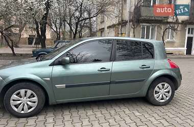 Хэтчбек Renault Megane 2003 в 