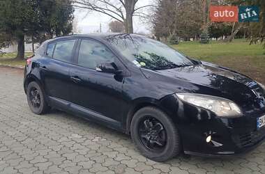 Хэтчбек Renault Megane 2011 в 