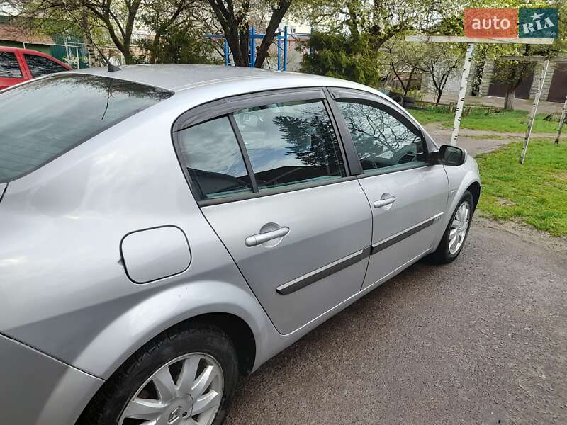 Седан Renault Megane 2006 в Остроге