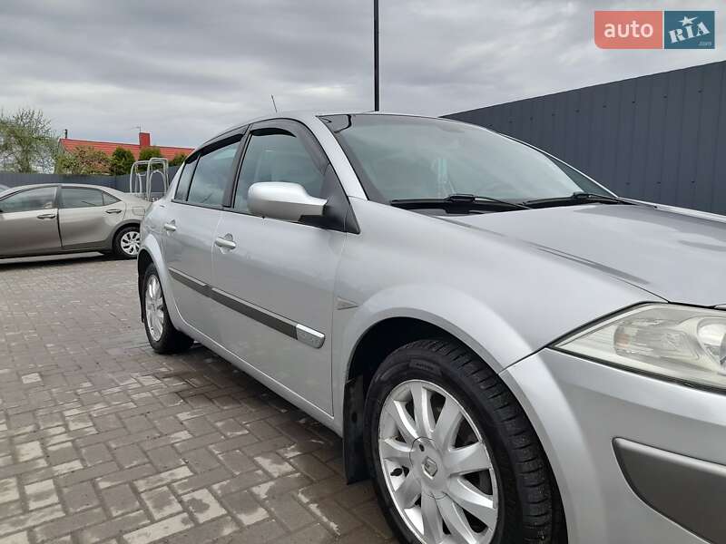 Седан Renault Megane 2006 в Остроге