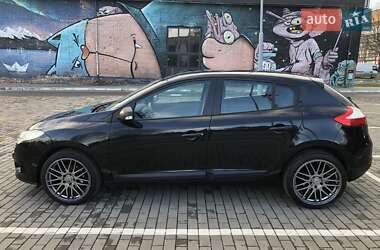 Хэтчбек Renault Megane 2012 в 