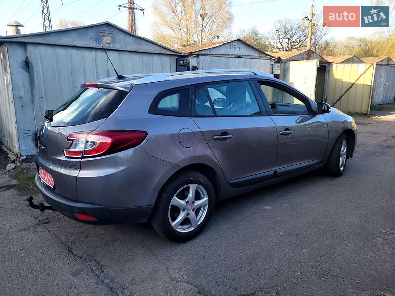 Универсал Renault Megane 2013 в Киеве фото 4 Универсал Renault Megane 2013 в Киеве
