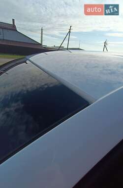 Хэтчбек Renault Megane 2011 в 