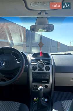 Хэтчбек Renault Megane 2005 в 