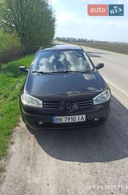 Хетчбек Renault Megane 2003 в 
