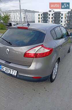 Хэтчбек Renault Megane 2013 в 