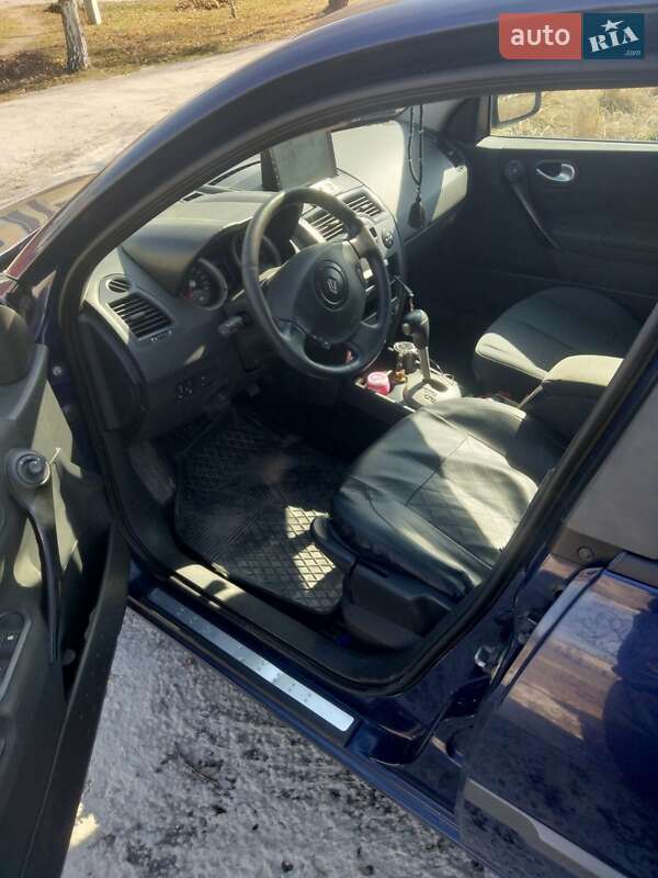 Седан Renault Megane 2004 в Днепре