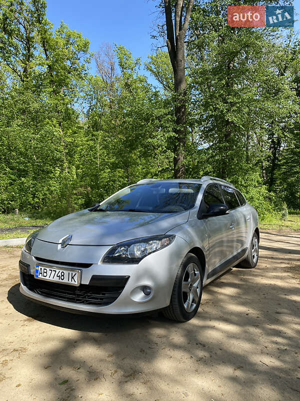 Универсал Renault Megane 2011 в 