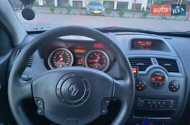 Хэтчбек Renault Megane 2005 в 