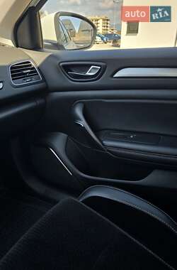 Седан Renault Megane 2016 в 