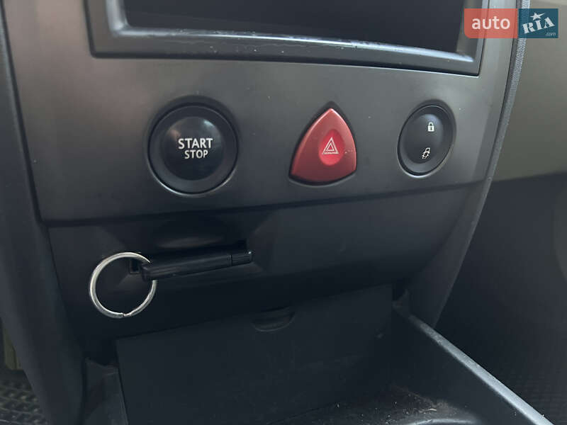 Седан Renault Megane 2007 в Сваляві