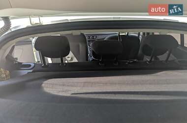 Хэтчбек Renault Megane 2011 в 