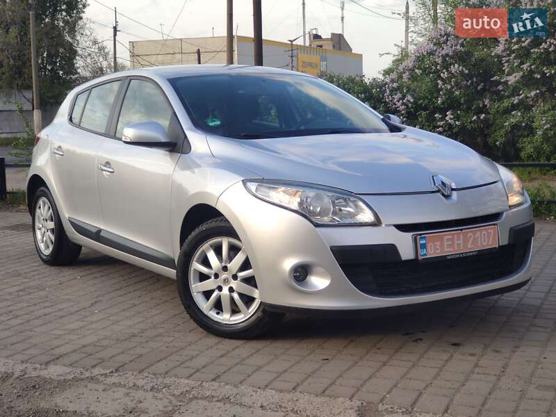 Хэтчбек Renault Megane 2009 в 