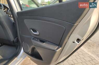 Хэтчбек Renault Megane 2009 в 