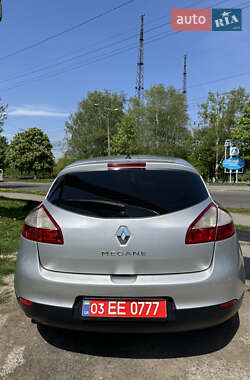 Хэтчбек Renault Megane 2009 в 