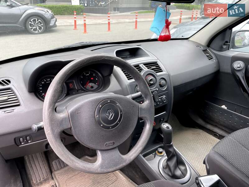 Седан Renault Megane 2004 в Киеве фото 9 Седан Renault Megane 2004 в Киеве