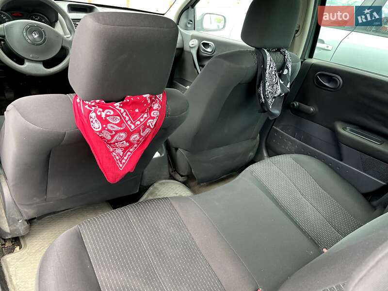 Седан Renault Megane 2004 в Киеве фото 8 Седан Renault Megane 2004 в Киеве