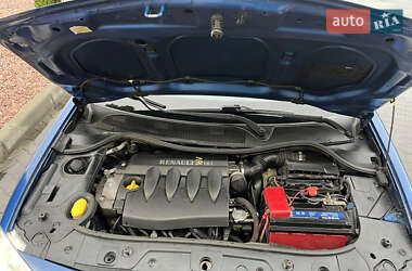 Хетчбек Renault Megane 2006 в 