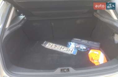Хэтчбек Renault Megane 2010 в 