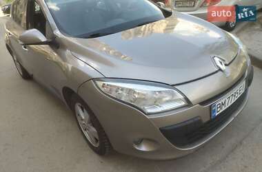 Хэтчбек Renault Megane 2010 в 