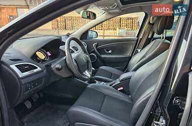 Хэтчбек Renault Megane 2010 в 