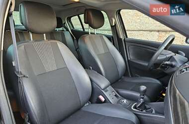 Хэтчбек Renault Megane 2010 в 