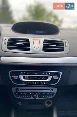 Хэтчбек Renault Megane 2011 в 